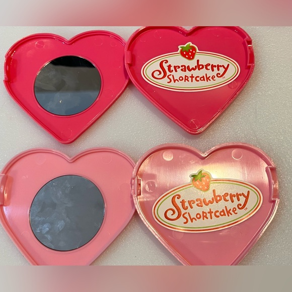 Vintage Strawberry Shortcake accessories- cat/cake/compact mirror/ornament/bear - Picture 3 of 10